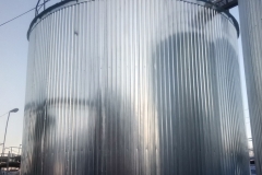 Insulated-container-for-storing-sunflower-oil