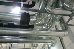 Insulation-with-foamed-rubber-coated-metal